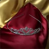 Kép 2/3 - Ezüst színű strasszköves korona tiara