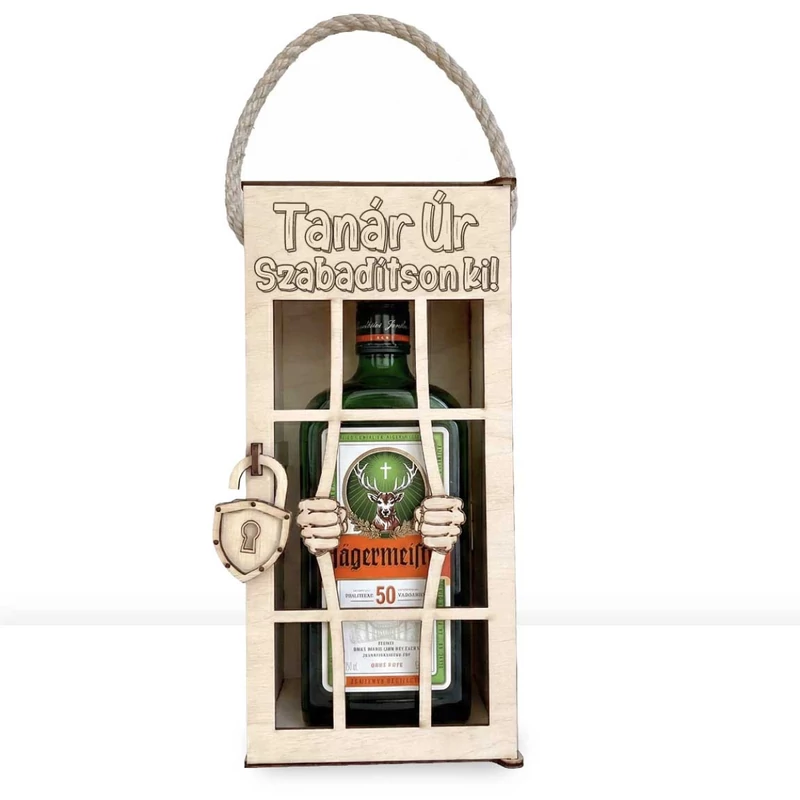 Fa Italtartó 0,7 l Italokhoz - Tanár Úr Szabadítson ki! felirattal Gravírozva - Ajándék Tanárnak