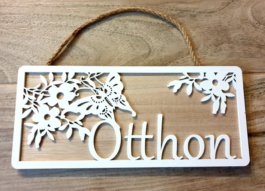 Otthon felirat