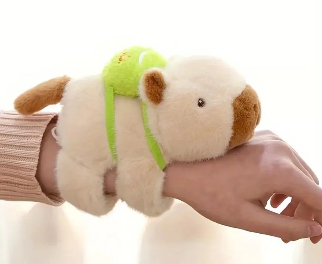 Capybara zsemle színű  plüss csuklóra tehető 
