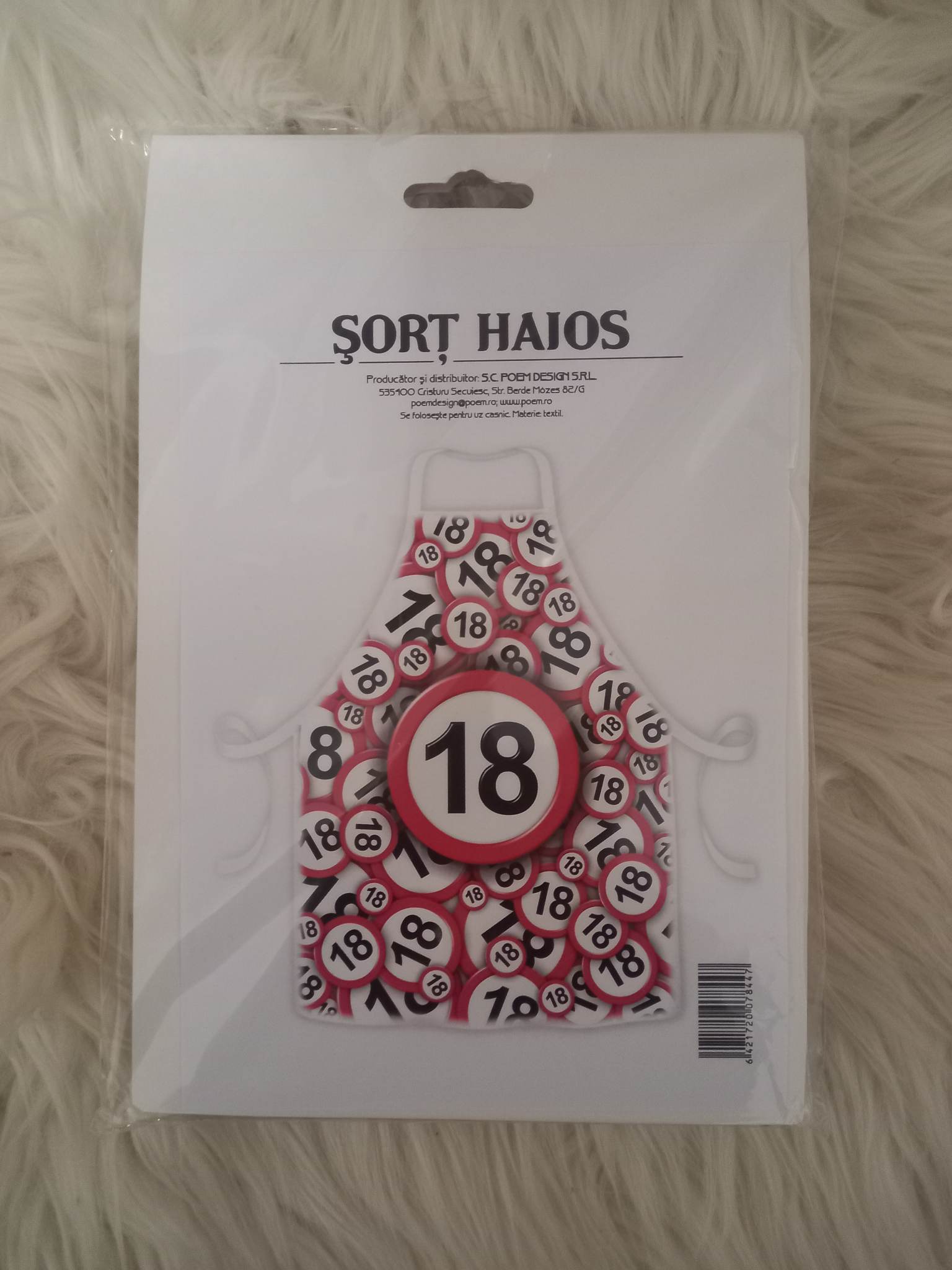 Piros karikás 18 évszámos kötény 